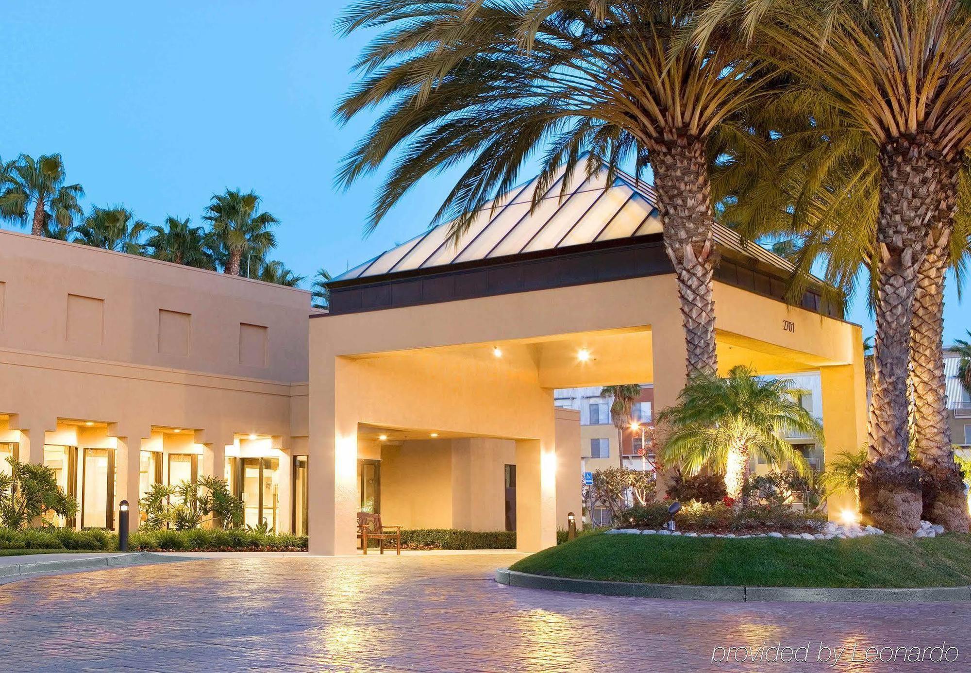 Отель Courtyard Irvine John Wayne Airport/Orange County Экстерьер фото